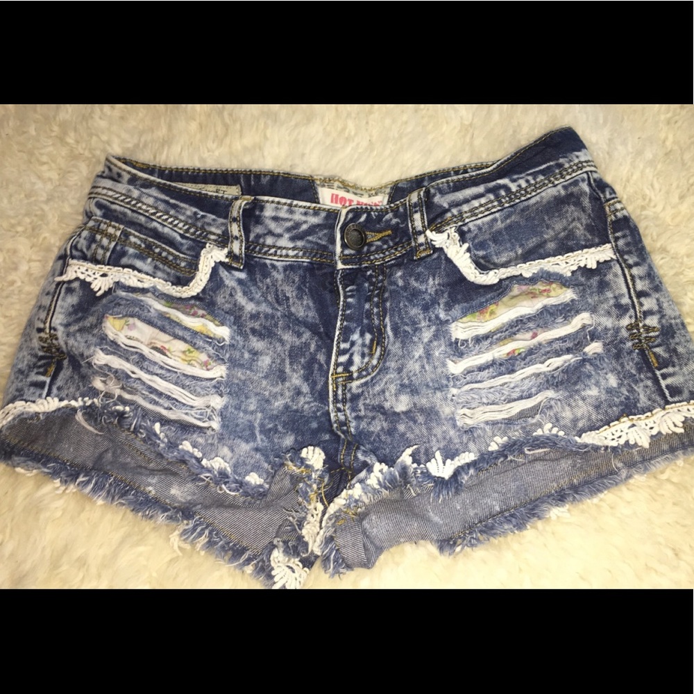 Hot kiss Cici shorts